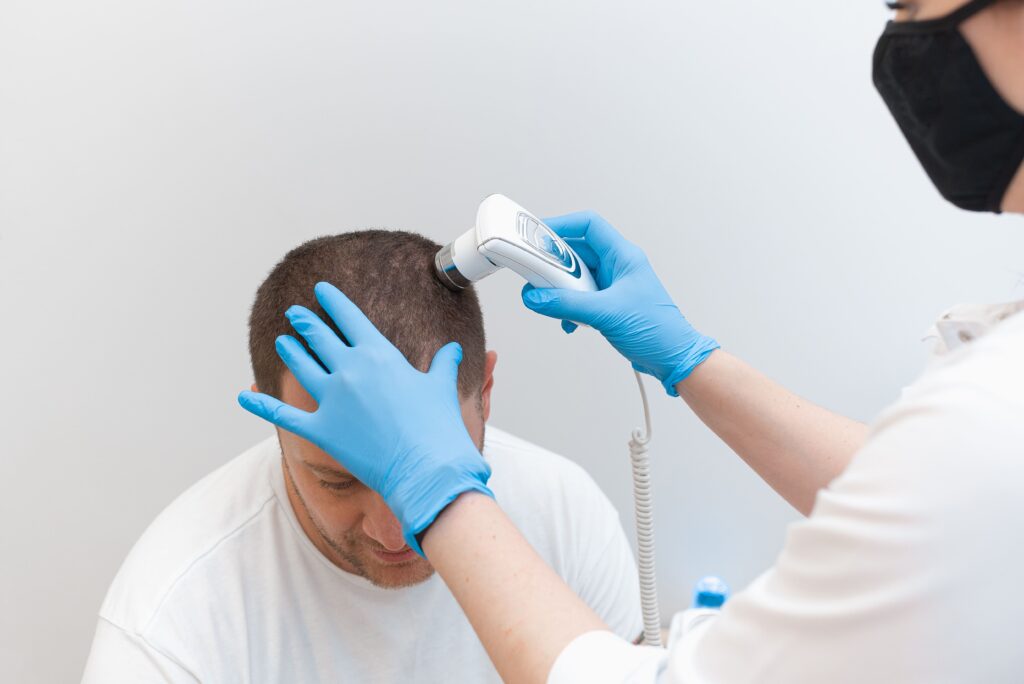 AGAはどこから始まるのか?男性が知っておくべき初期サインと早期対策|KANDA NISHIGUCHI CLINIC